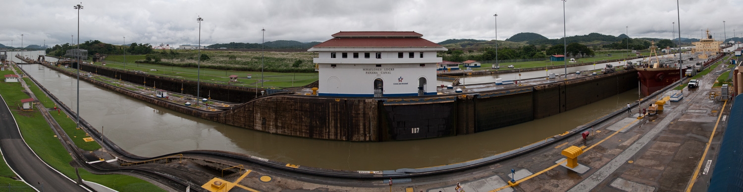Himalaya Ship In Miraflores Pano
